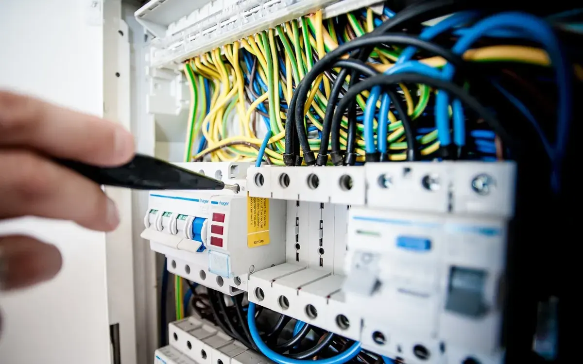 Tipps zur Diagnose und Reparatur häufiger Beleuchtungsprobleme