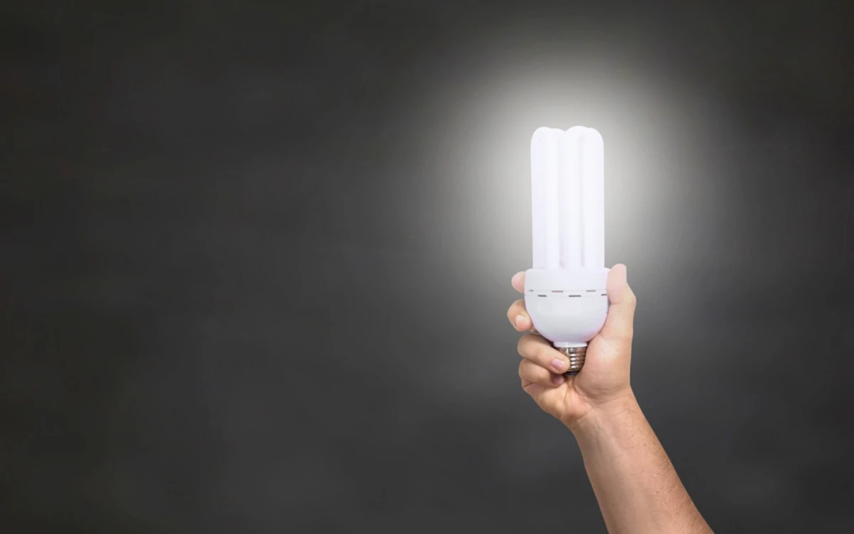 Installation einer Notbeleuchtung in der Wohnung, die im Falle eines Stromausfalls funktioniert
