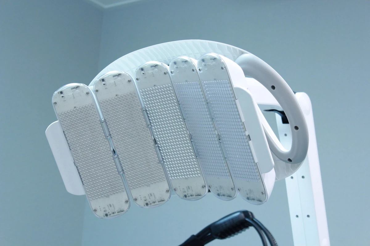 Anwendung von Licht im medizinischen Bereich - Lichttherapien und dermatologische Behandlung